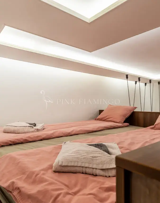 Unique Style Loft | Pink Flamingo